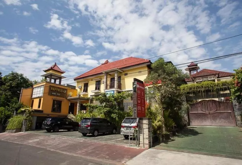 هتل Reddoorz Syariah Near Basuki Rahmat