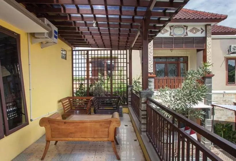 هتل Reddoorz Syariah Near Basuki Rahmat