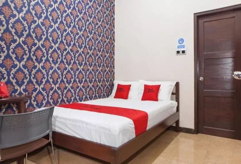 هتل Reddoorz Syariah Near Basuki Rahmat