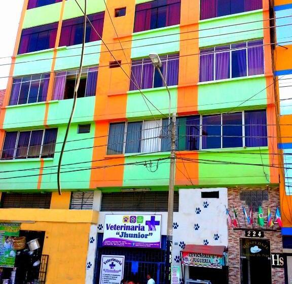 هاستل Sombrero De Paja