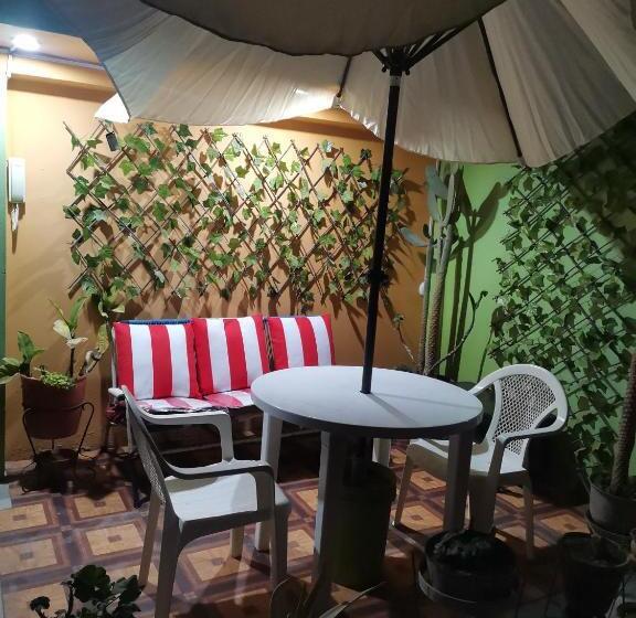 هاستل Sombrero De Paja