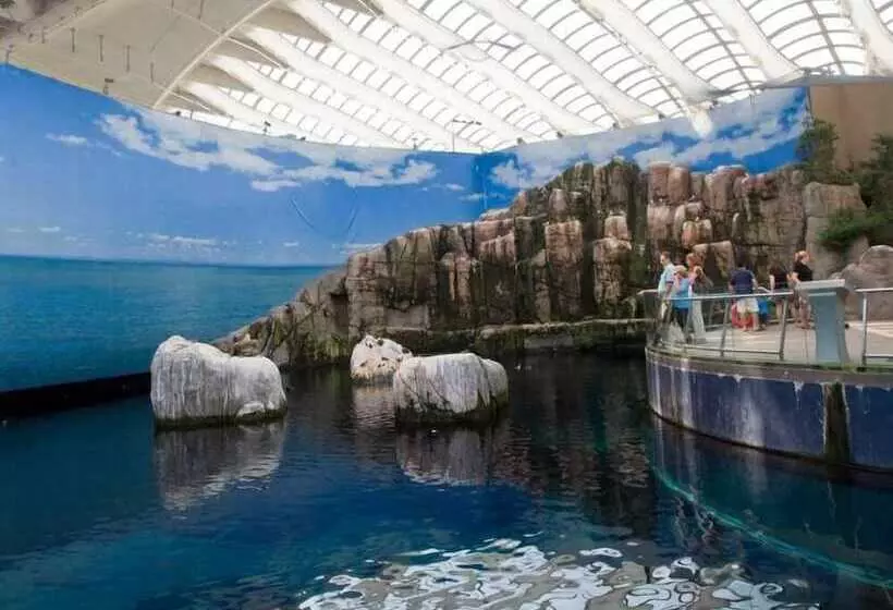 Hotelli Imperia Hôtel Et Suites Boucherville