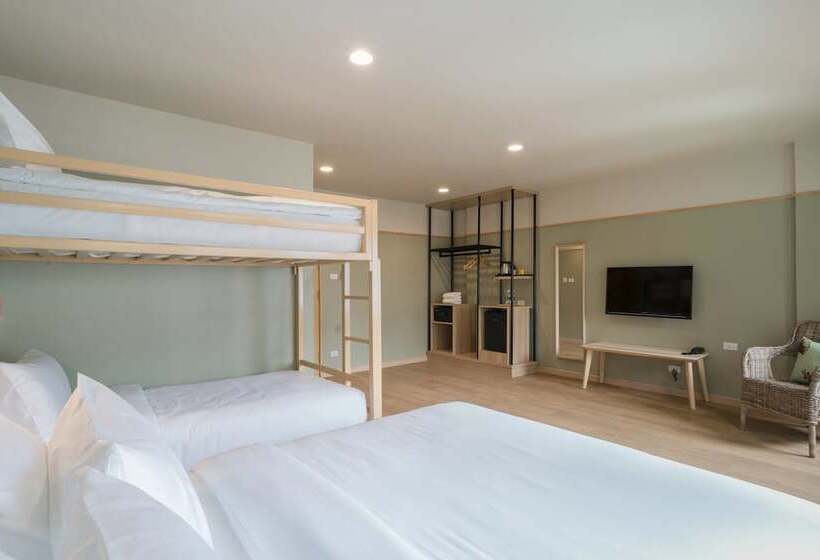 The Blanket Hotel Phuket Old Town