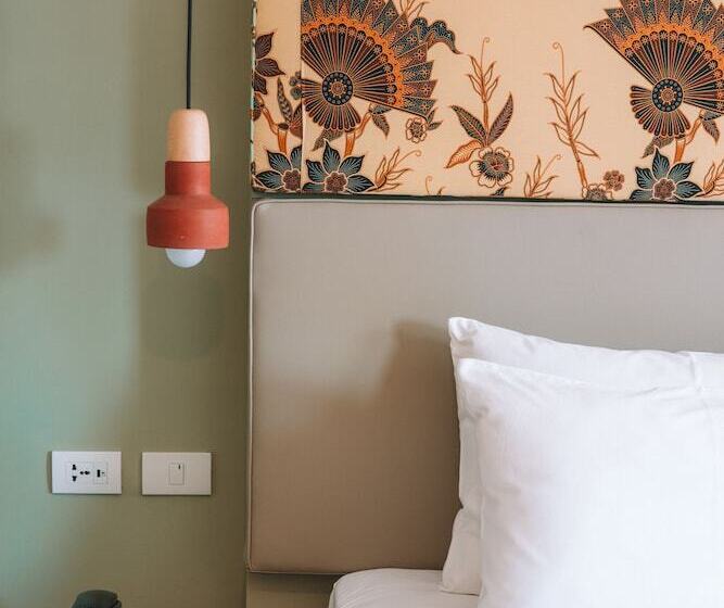 The Blanket Hotel Phuket Old Town