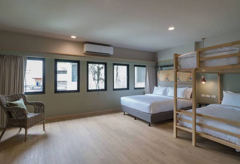 The Blanket Hotel Phuket Old Town