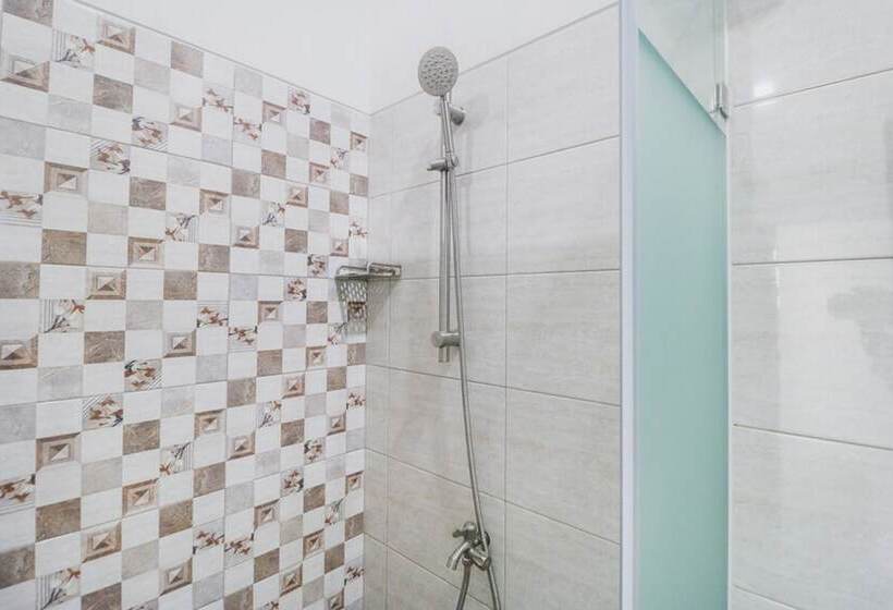 بنسيون Reddoorz Plus Near Living Plaza Jababeka