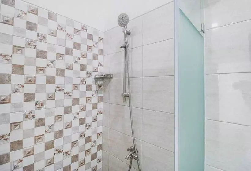 ペンション Reddoorz Plus Near Living Plaza Jababeka