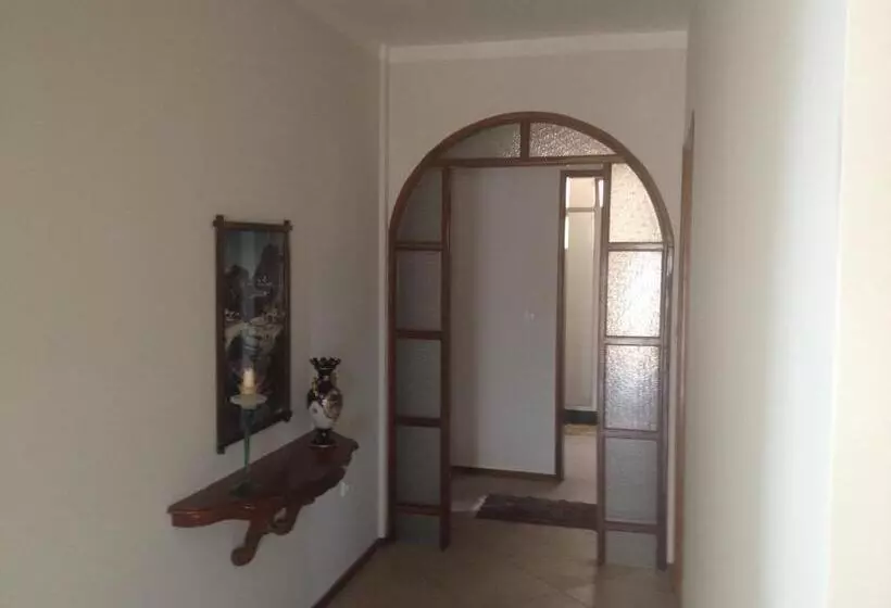 تختخواب و صبحانه Residencial Monte Cara