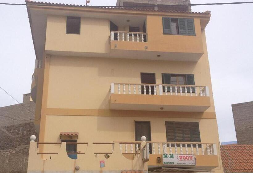 تختخواب و صبحانه Residencial Monte Cara