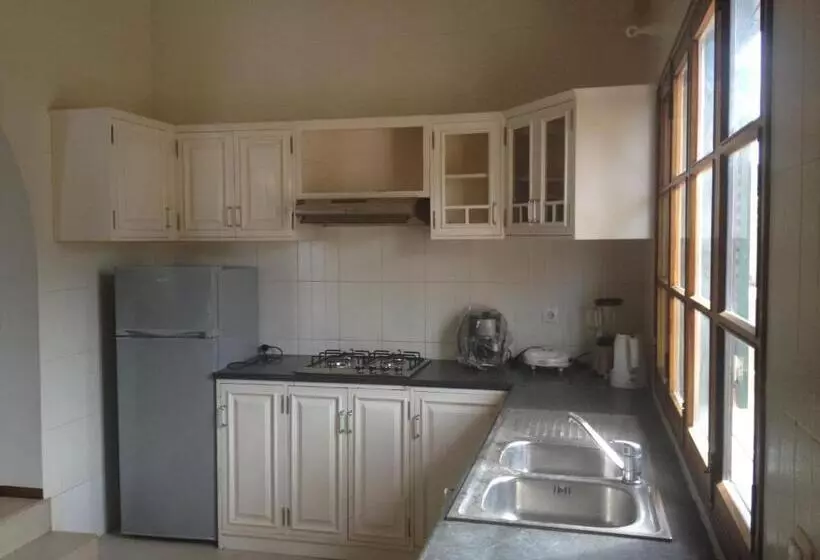 تختخواب و صبحانه Residencial Monte Cara