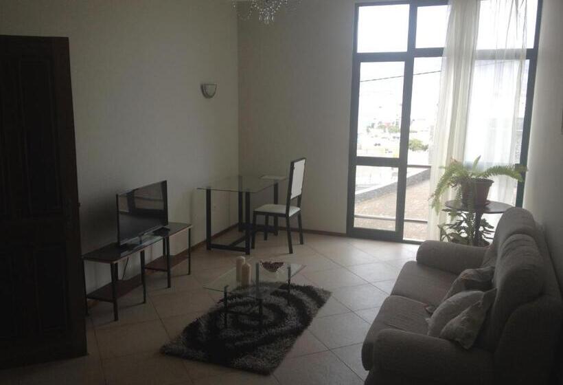 تختخواب و صبحانه Residencial Monte Cara