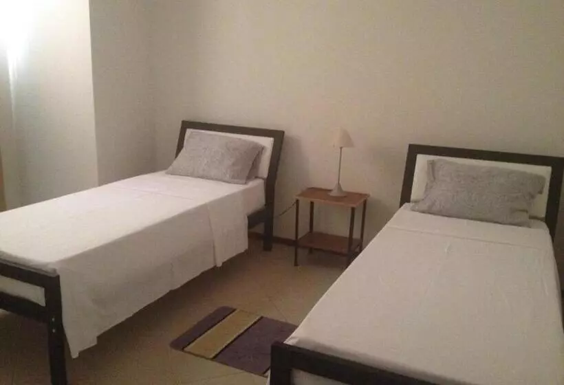 تختخواب و صبحانه Residencial Monte Cara