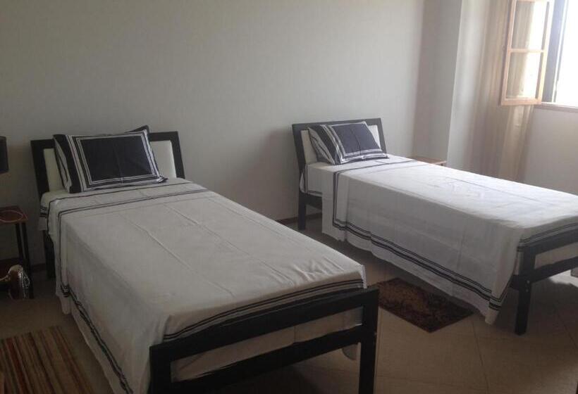 تختخواب و صبحانه Residencial Monte Cara