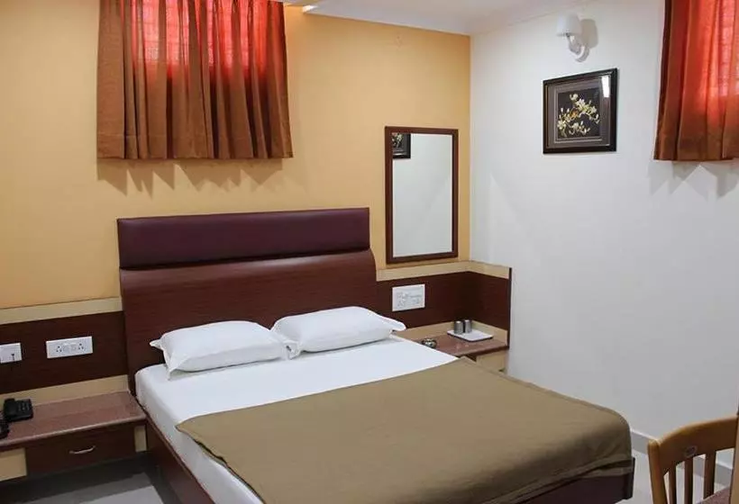 هتل Royal Residency