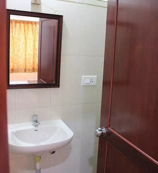 هتل Royal Residency