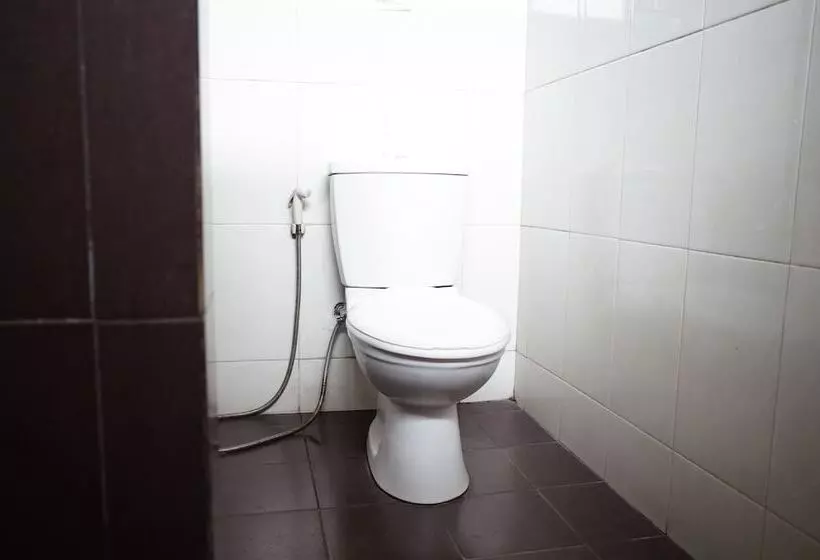 ペンション Reddoorz Near Taman Kota Lapang Merdeka Sukabumi