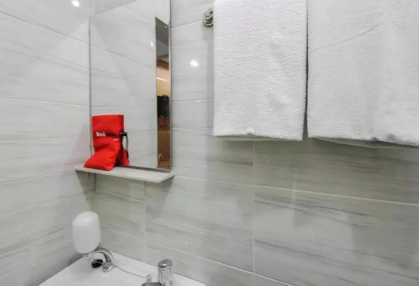 ペンション Reddoorz Plus Near Galaxy Bekasi