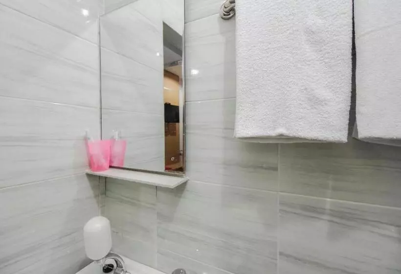 ペンション Reddoorz Plus Near Galaxy Bekasi