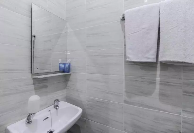 ペンション Reddoorz Plus Near Galaxy Bekasi