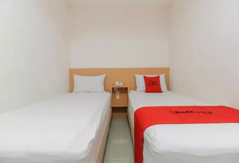ペンション Reddoorz Plus Near Galaxy Bekasi