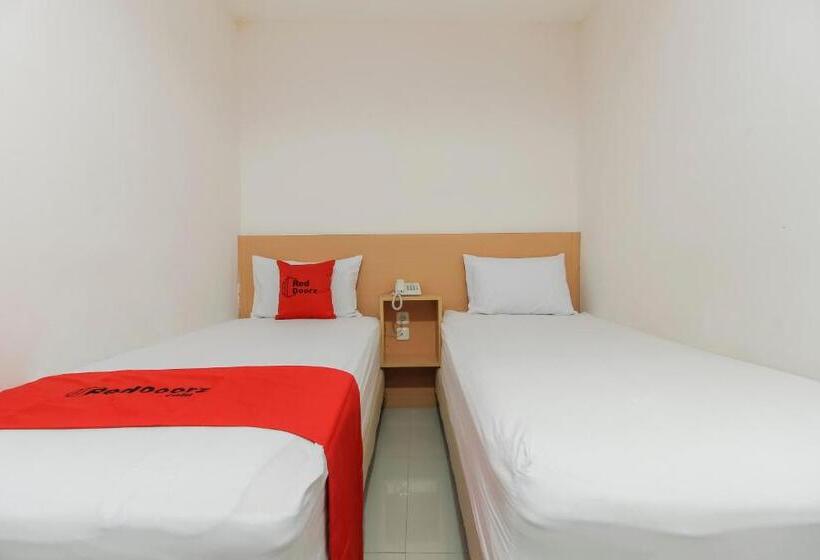 פנסיון Reddoorz Plus Near Galaxy Bekasi