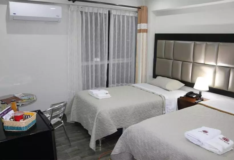 ホテル Riviera Muchik