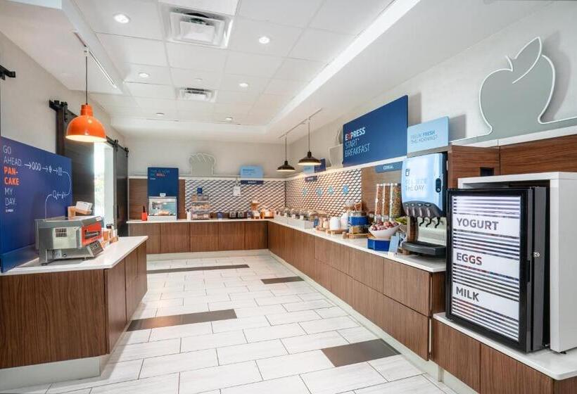 בית מלון כפרי Holiday Inn Express & Suites Atlanta Airport Ne   Hapeville, An Ihg