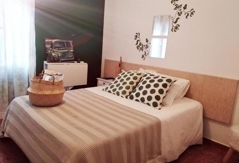 פנסיון Hostal Rte El Molino