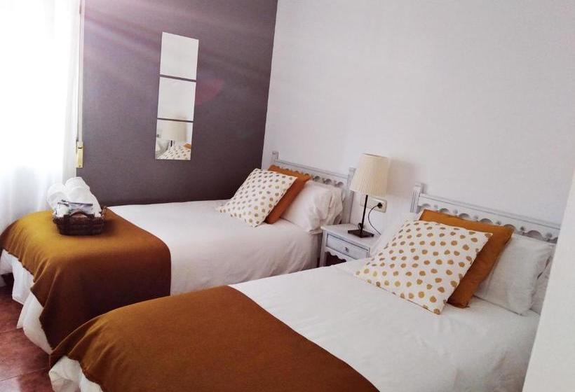 פנסיון Hostal Rte El Molino