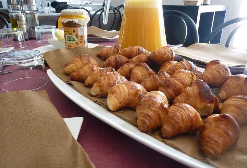 פנסיון Hostal Rte El Molino