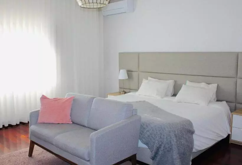 Majatalo The Oak´s Wolf Country House