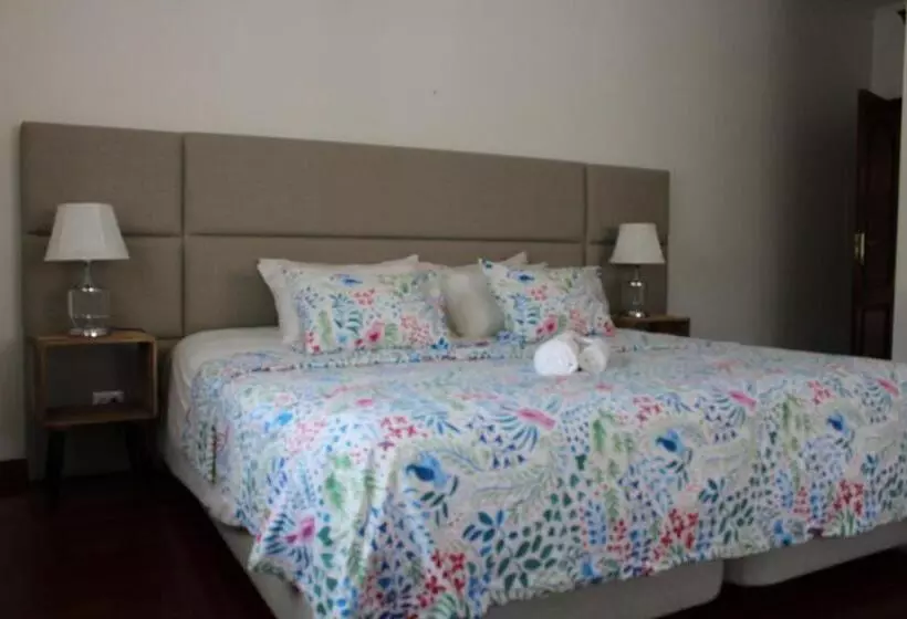 Majatalo The Oak´s Wolf Country House