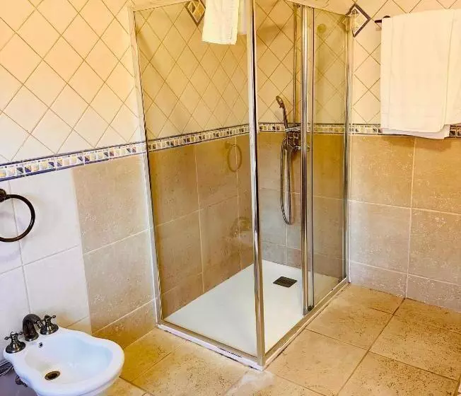 Majatalo The Oak´s Wolf Country House