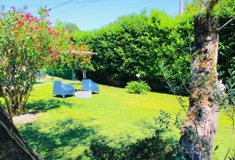 پانسیون The Oak´s Wolf Country House