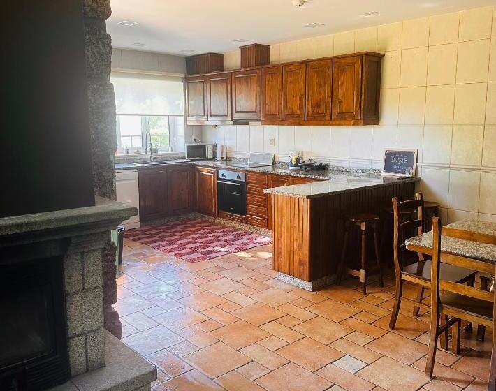 پانسیون The Oak´s Wolf Country House