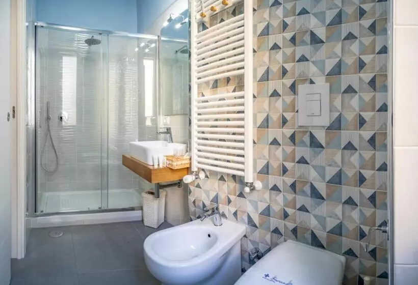 تختخواب و صبحانه Damè