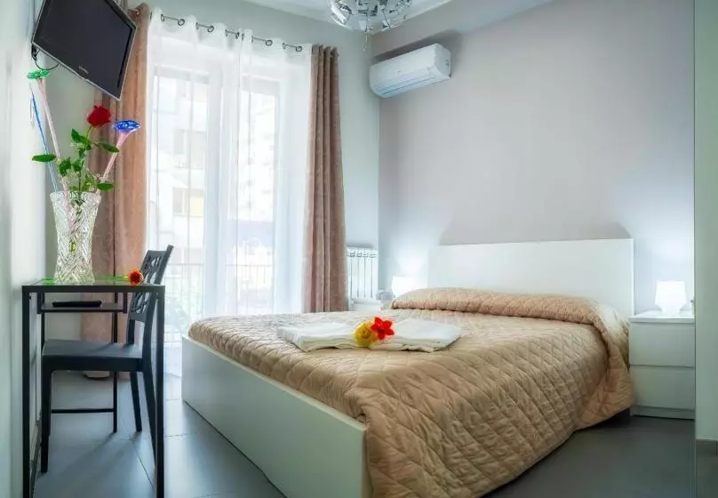 تختخواب و صبحانه Damè