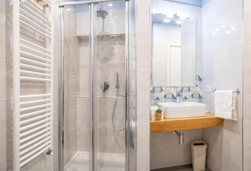 تختخواب و صبحانه Damè