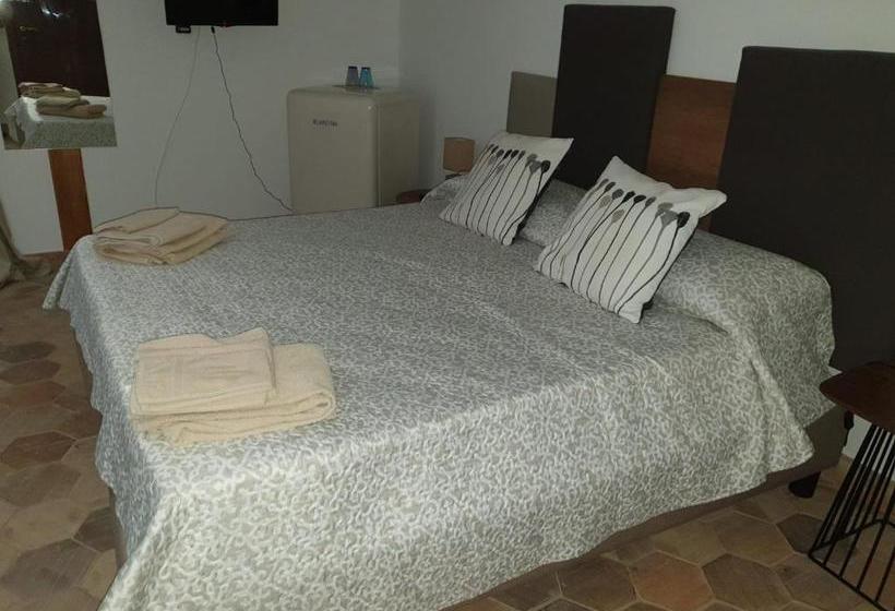 בית מלון כפרי Agriturismo Agliastro