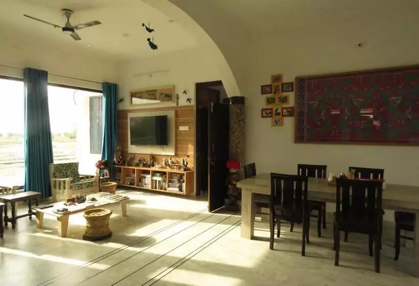Majatalo Ibishouse Farm Stay