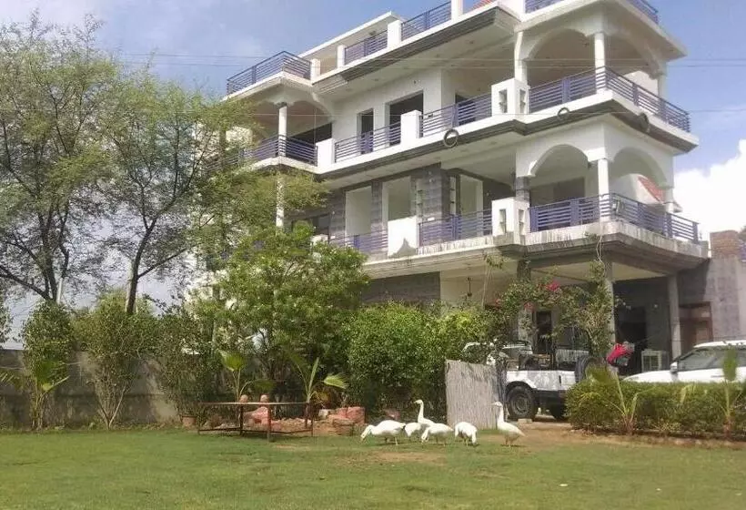Majatalo Ibishouse Farm Stay