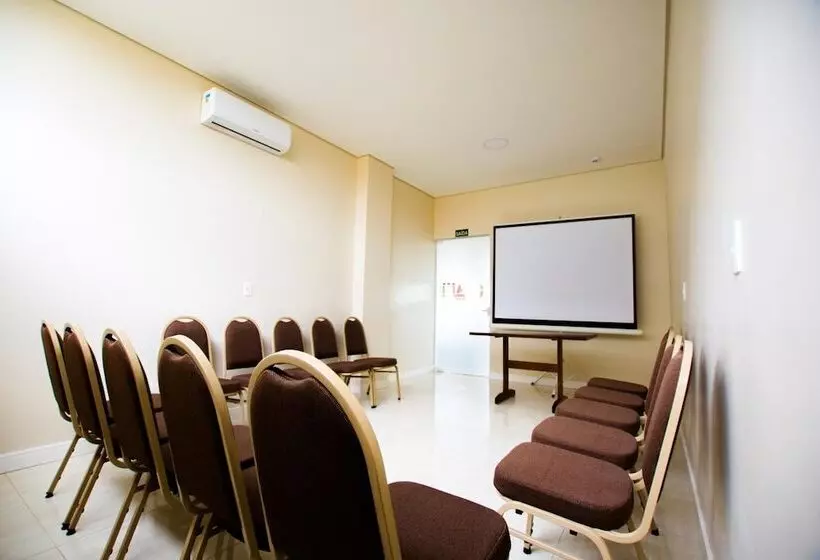 ホテル Alji Salto