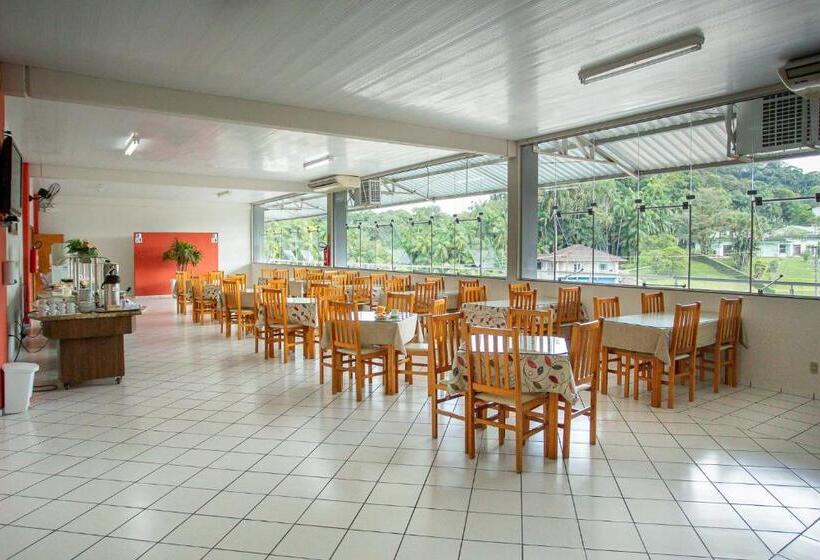 בית מלון כפרי Zandoná