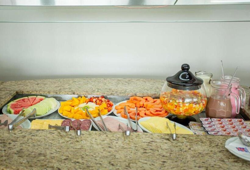 בית מלון כפרי Zandoná