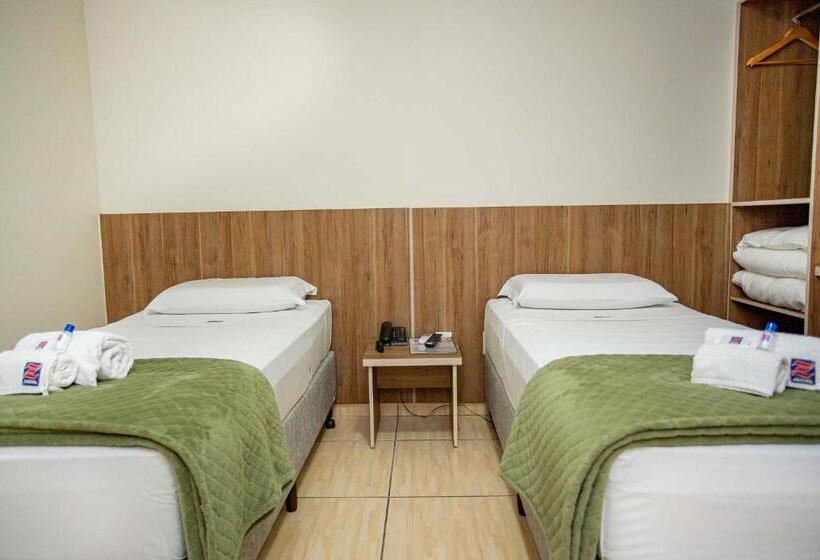 בית מלון כפרי Zandoná