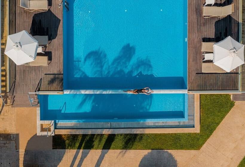 فندق Louis Althea Beach