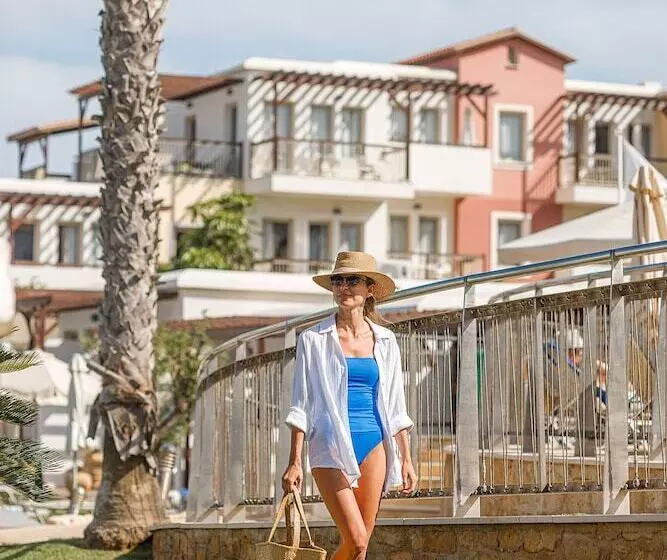 Hotelli Louis Althea Beach