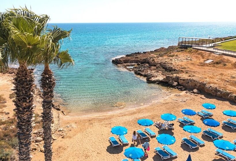 فندق Louis Althea Beach