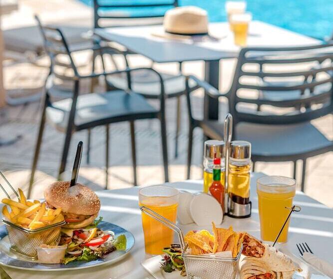 فندق Louis Althea Beach