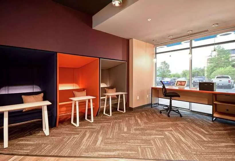 ホテル Tru By Hilton Louisville Airport